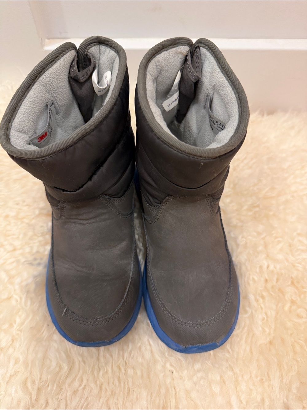 UGG Boys Waterproof Insulated Winter Boots in Gray with Blue Sole (size 13)